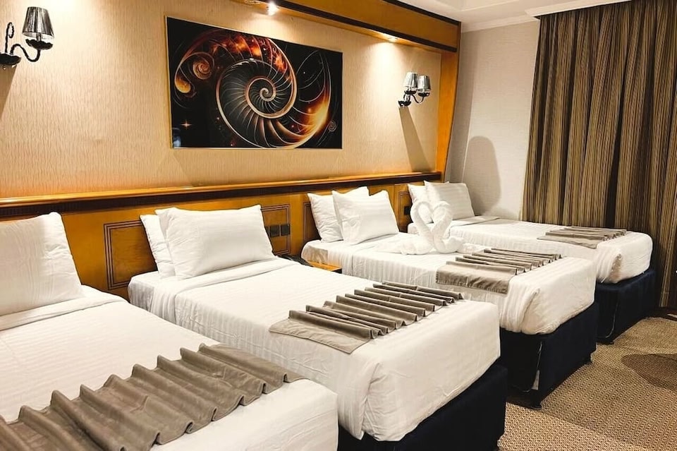 Suasana Kamar Hotel Maysan Al Maqom